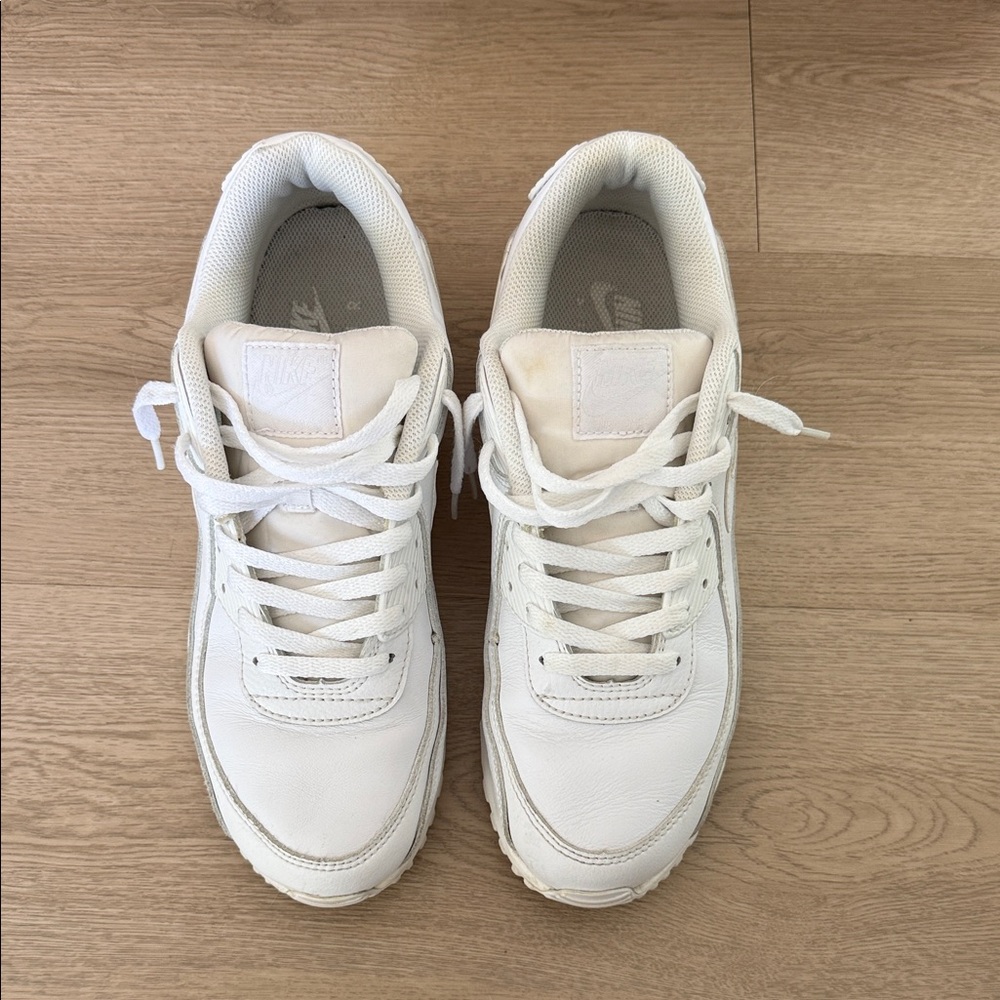 Nike White Athletic Shoes US 11 - Picture 2 of 5